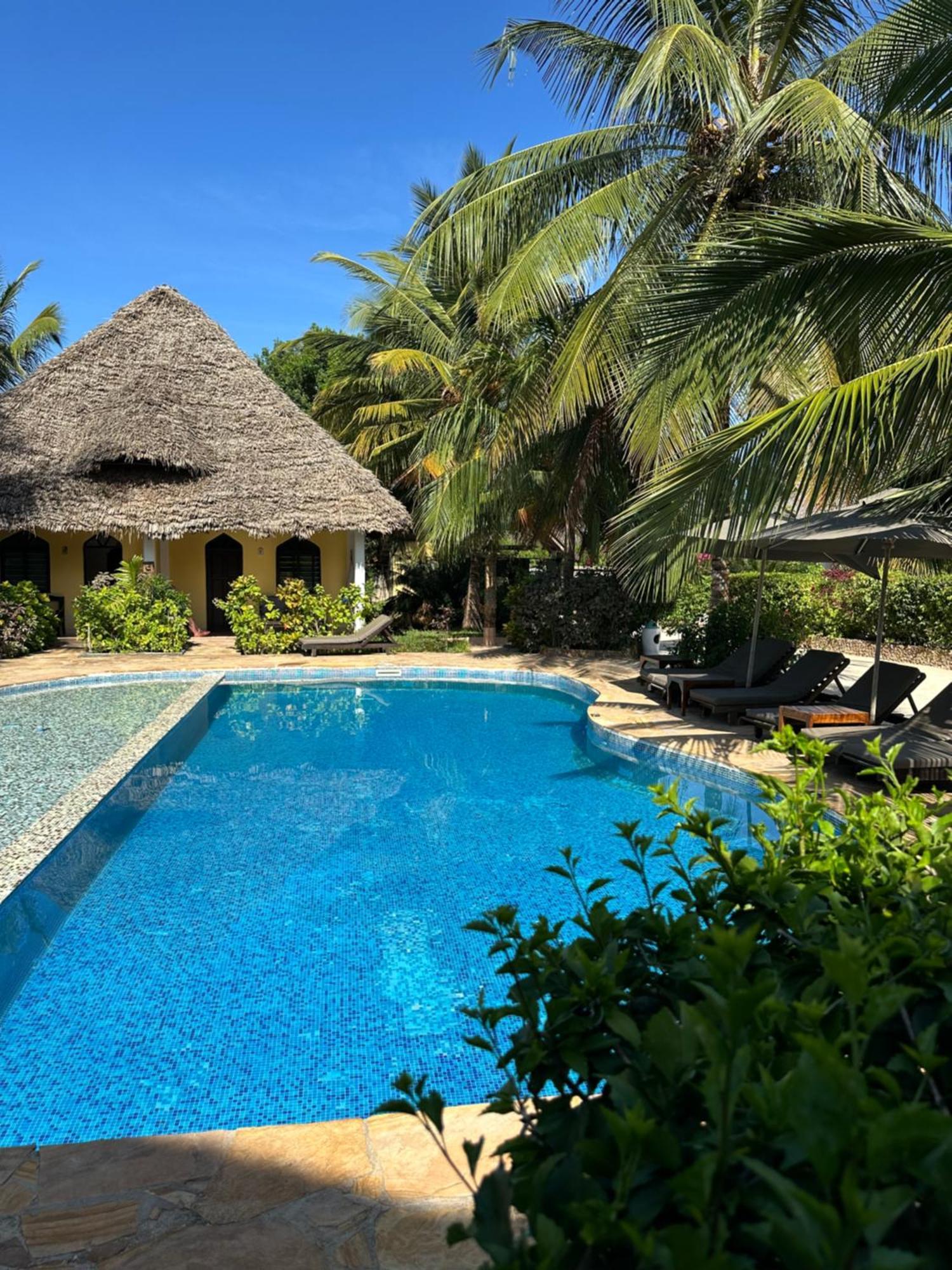 Kiwengwa Bungalow Boutique Resort Bagian luar foto