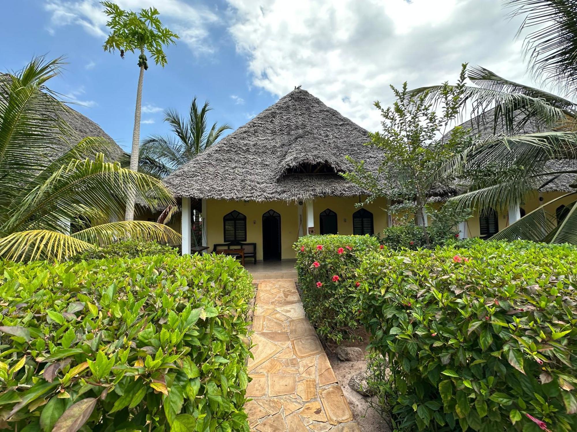 Kiwengwa Bungalow Boutique Resort Bagian luar foto
